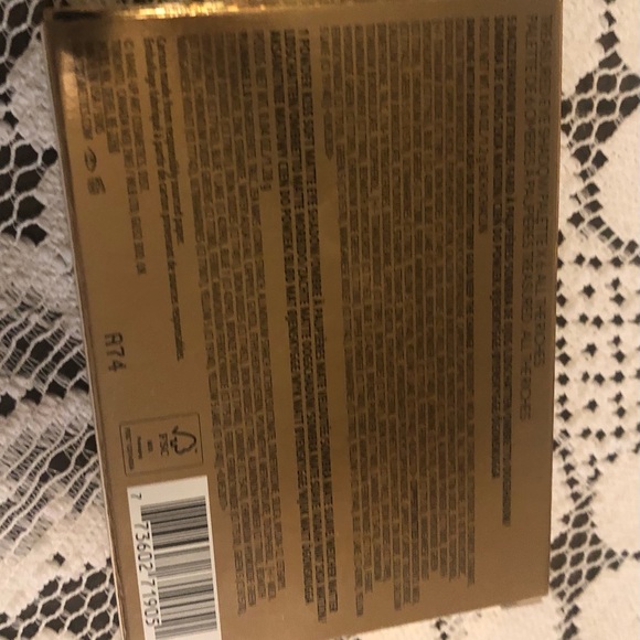 MAC TREASURED EYE SHADOW PALETTE X6: ALL THE RICHES - Picture 10 of 10